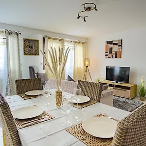 https://superbe-appartement-avec-parking-gratuit-sur-place-annecy.hotels-rhonealpes.com