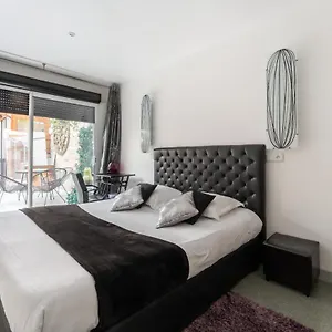 Отель L'oasis Montparnasse, Париж