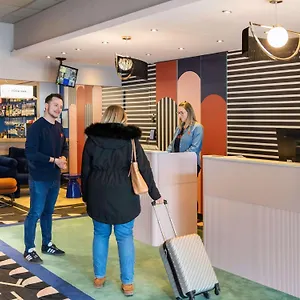 ibis-lyon-part-dieu-les-halles.hotels-rhonealpes.com/